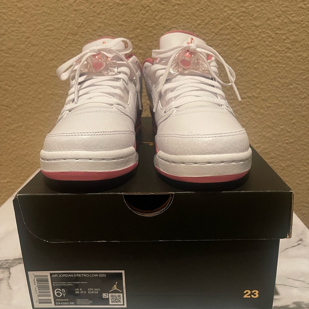 Jordan 5 - Picture 2 of 2